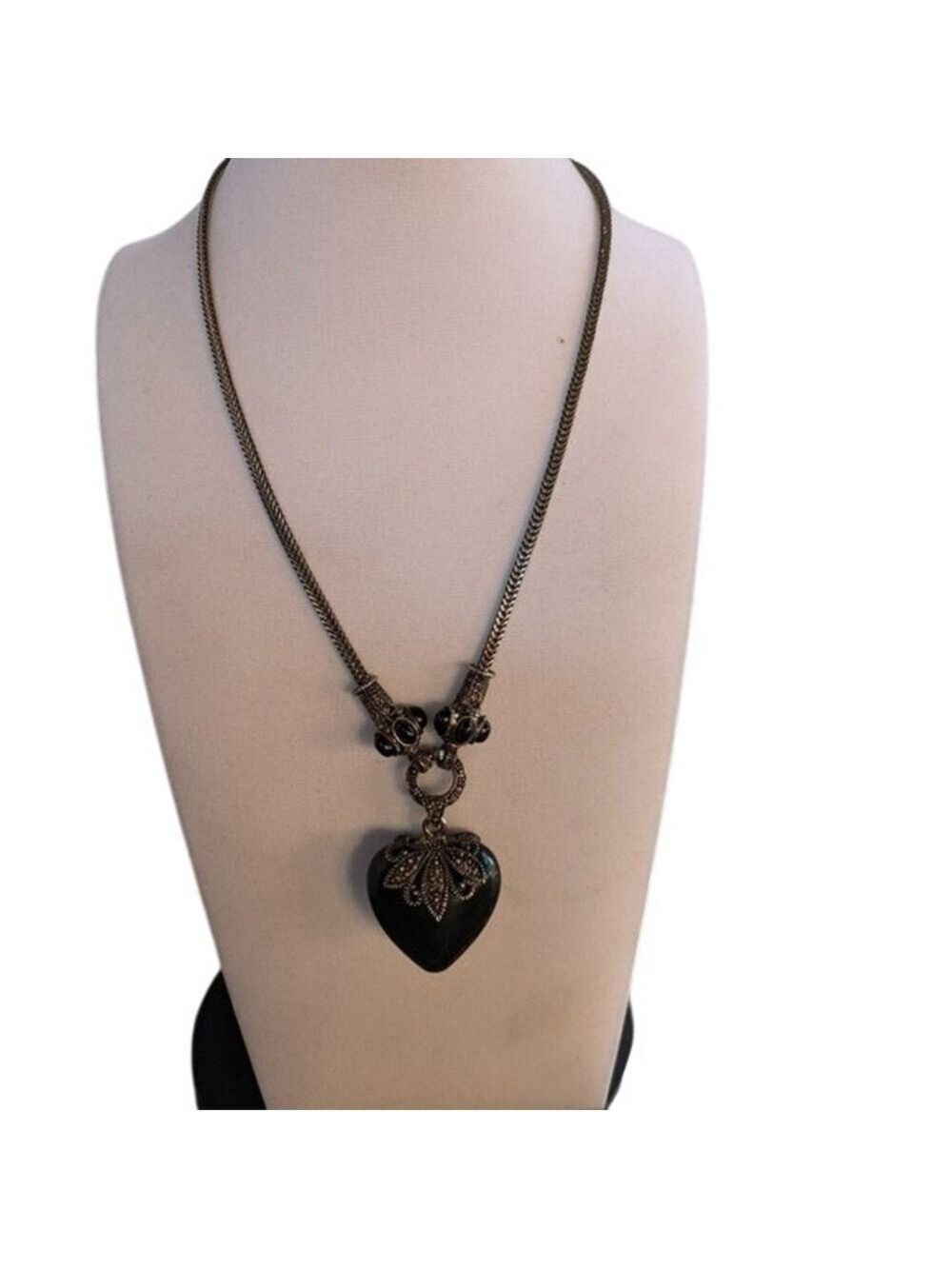 Heart Pendant Necklace Textured 925 starling Silver Chain Onix Stone.